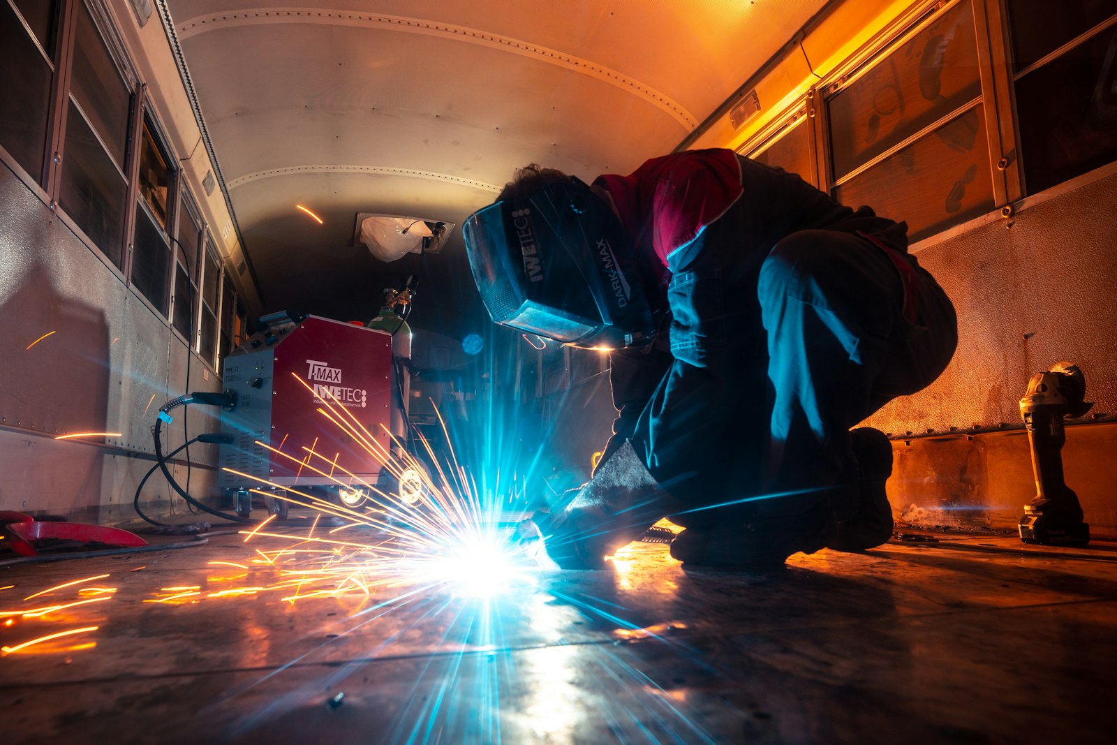 Trabajo de estructura metálica con soldadura